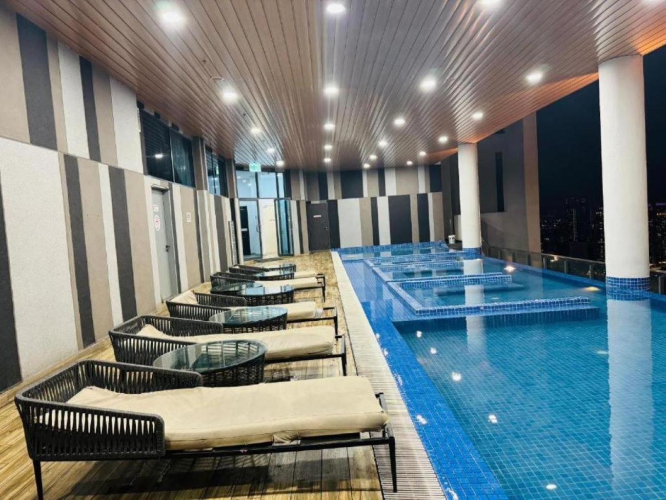 דירות קואלה לומפור The Luxe Colony Klcc By Sky Pool מראה חיצוני תמונה